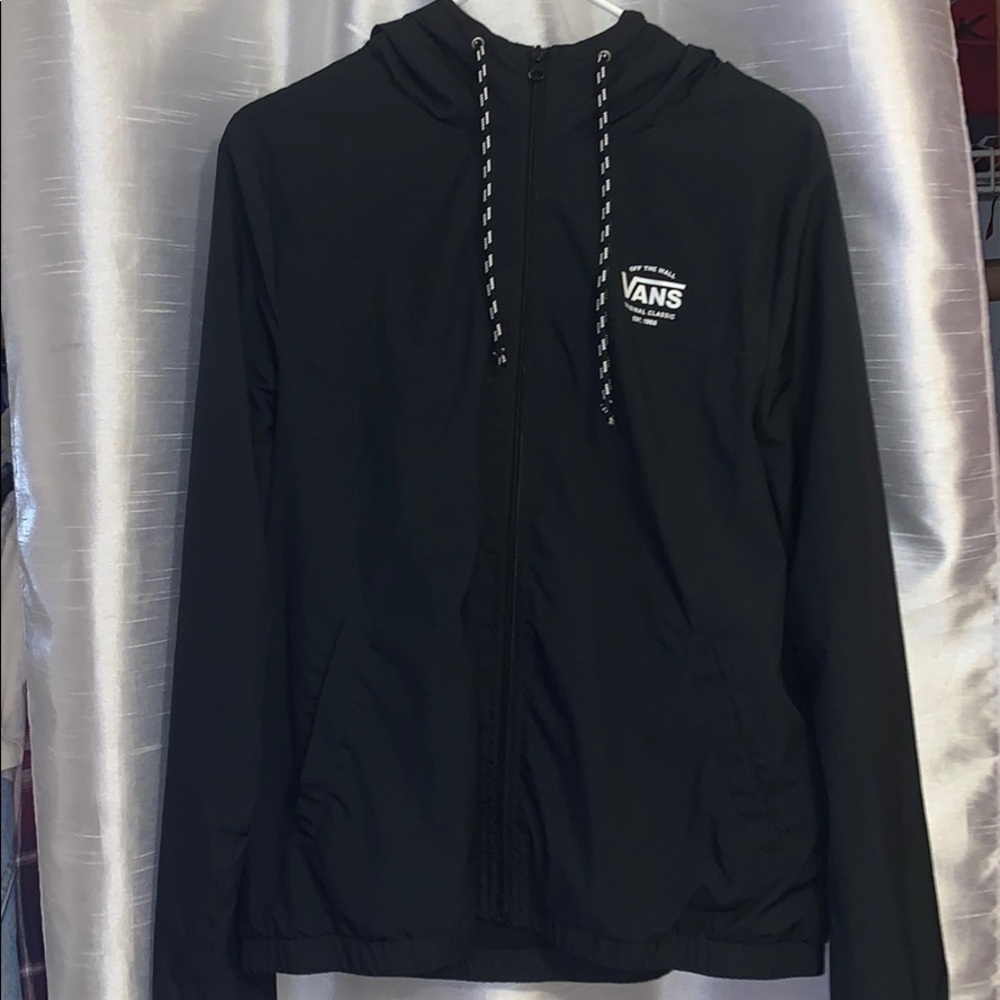 Wind breaker